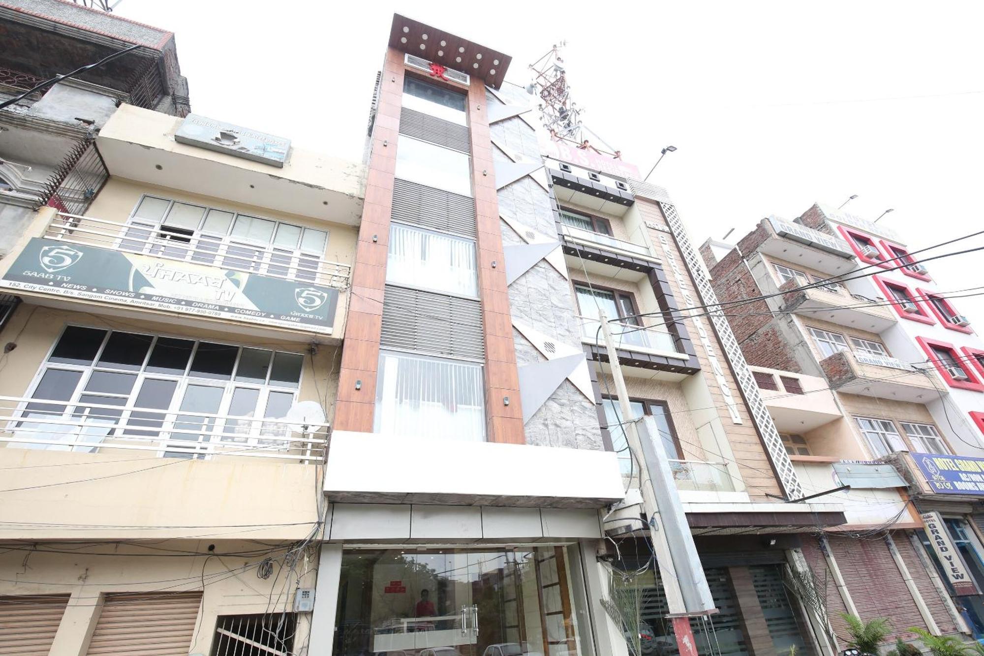 Oyo 17307 Hotel Kings Amritsar Exterior foto