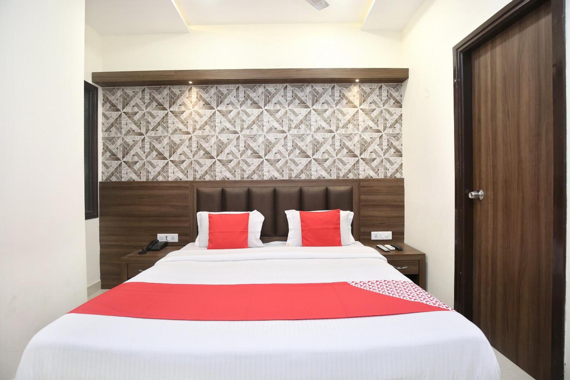 Oyo 17307 Hotel Kings Amritsar Exterior foto